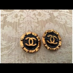 Vintage chanel clip on earrings